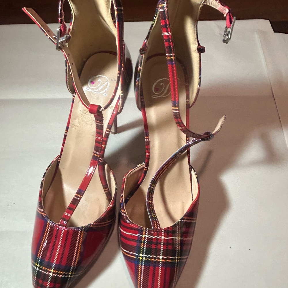Abbey Dawn Plaid Shoes sz 10